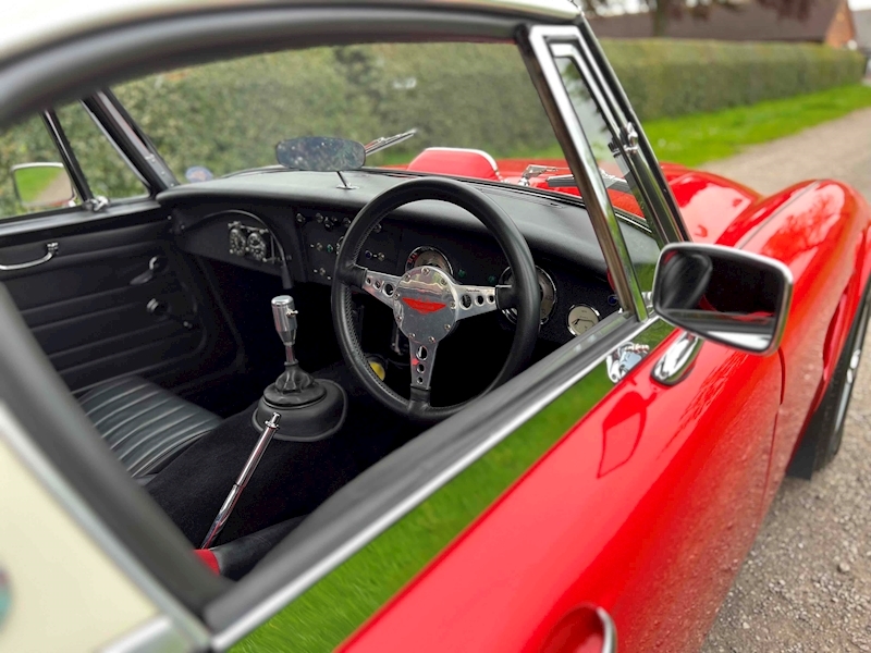 Austin Healey BJ8 3.0 2dr Convertible manual Petrol