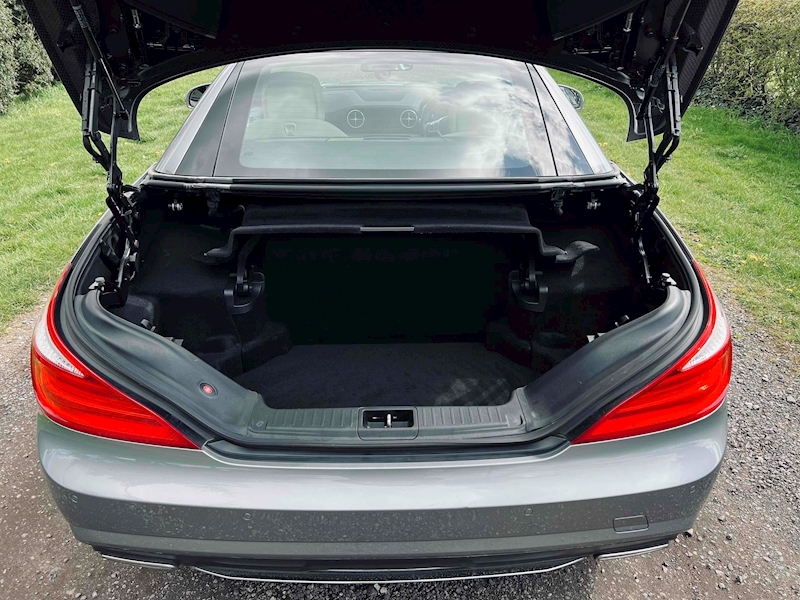 Mercedes-Benz 3.5 SL350 AMG Sport Convertible 2dr Petrol G-Tronic Euro 5 (s/s) (306 ps)