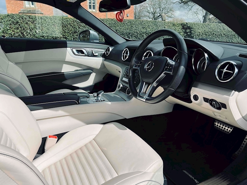 Mercedes-Benz 3.5 SL350 AMG Sport Convertible 2dr Petrol G-Tronic Euro 5 (s/s) (306 ps)