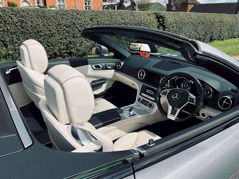Mercedes-Benz 3.5 SL350 AMG Sport Convertible 2dr Petrol G-Tronic Euro 5 (s/s) (306 ps)