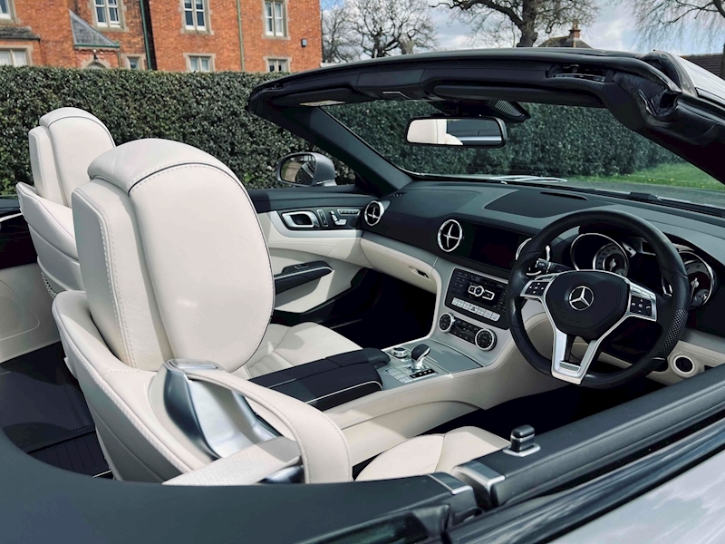 Mercedes-Benz 3.5 SL350 AMG Sport Convertible 2dr Petrol G-Tronic Euro 5 (s/s) (306 ps)