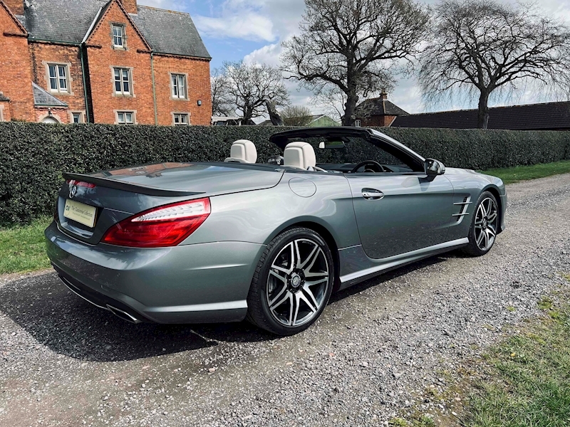Mercedes-Benz 3.5 SL350 AMG Sport Convertible 2dr Petrol G-Tronic Euro 5 (s/s) (306 ps)