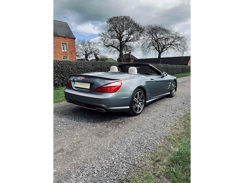 Mercedes-Benz 3.5 SL350 AMG Sport Convertible 2dr Petrol G-Tronic Euro 5 (s/s) (306 ps)