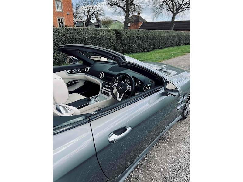 Mercedes-Benz 3.5 SL350 AMG Sport Convertible 2dr Petrol G-Tronic Euro 5 (s/s) (306 ps)