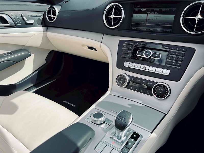 Mercedes-Benz 3.5 SL350 AMG Sport Convertible 2dr Petrol G-Tronic Euro 5 (s/s) (306 ps)