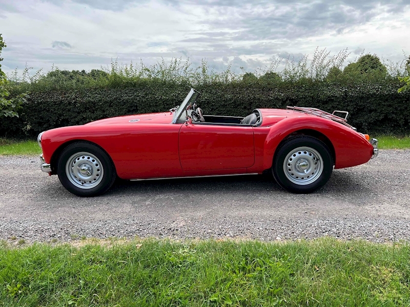 MG MK2 De Luxe 1.6 2dr Convertible manual Petrol
