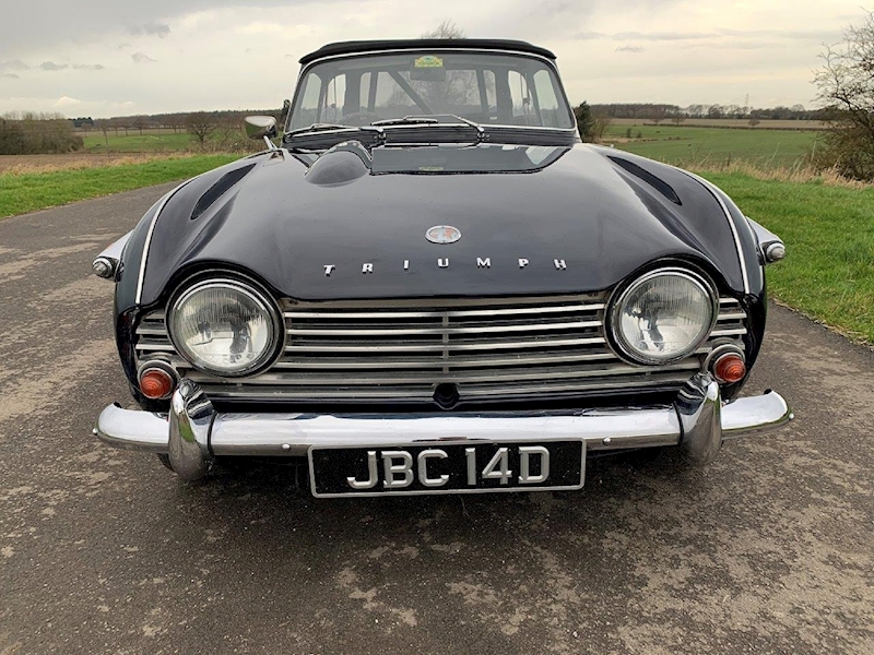 Triumph TR4A IRS “FAST ROAD” 