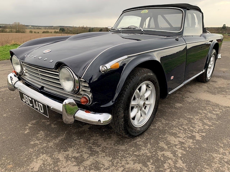 Triumph TR4A IRS “FAST ROAD” 