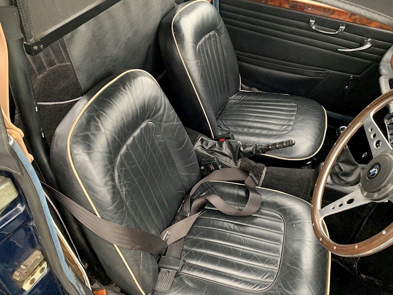 Triumph TR4A IRS “FAST ROAD” 