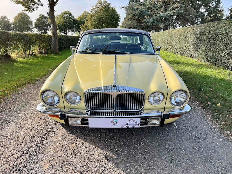 Daimler Coupe 5.3 2dr Saloon Automatic Petrol
