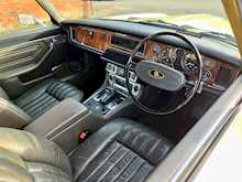 Daimler Double Six V12 