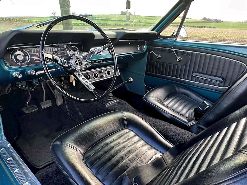 Ford 1964 Ford Mustang 289 coupe manual