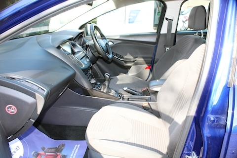 1.0T EcoBoost Titanium Hatchback 5dr Petrol (s/s) (100 ps)