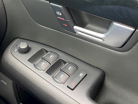 RS4 4.2 Saloon 4dr Petrol Manual 4.2 4dr Saloon Manual Petrol