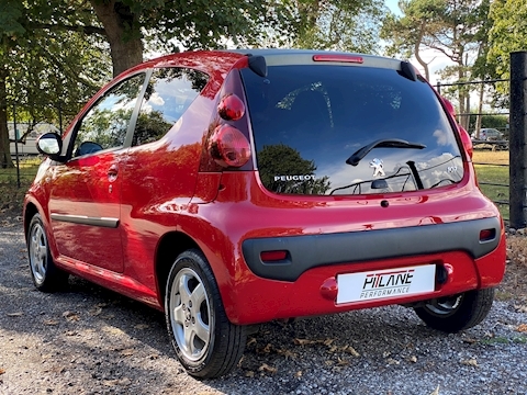 107 Allure Hatchback 1.0 Automatic Petrol