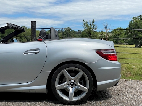 Slk Slk250 Cdi Blueefficiency Amg Sport 2.2 2dr Convertible Automatic Diesel