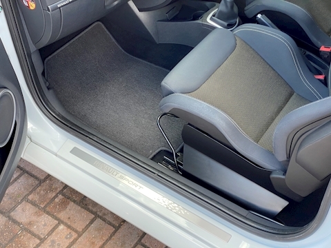 2.0 Renaultsport Hatchback 3dr Petrol Manual (190 g/km, 197 bhp)