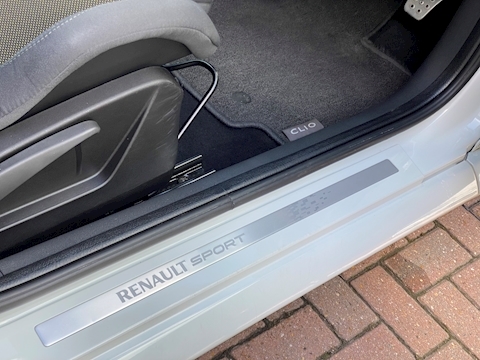 2.0 Renaultsport Hatchback 3dr Petrol Manual (190 g/km, 197 bhp)