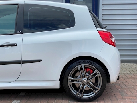 2.0 Renaultsport Cup Hatchback 3dr Petrol Manual (190 g/km, 197 bhp)