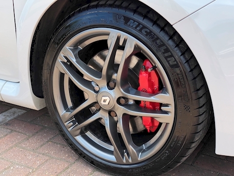 2.0 Renaultsport Cup Hatchback 3dr Petrol Manual (190 g/km, 197 bhp)