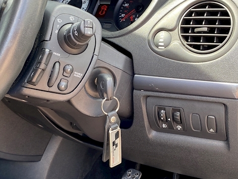 2.0 Renaultsport Cup Hatchback 3dr Petrol Manual (190 g/km, 197 bhp)