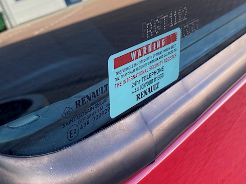 2.0 16v Renaultsport Trophy Hatchback 3dr Petrol Manual (194 g/km, 182 bhp)