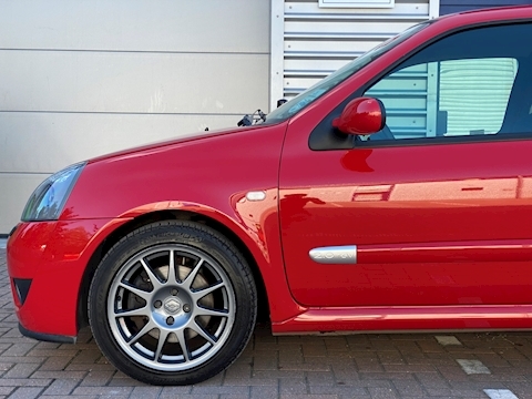 2.0 16v Renaultsport Trophy Hatchback 3dr Petrol Manual (194 g/km, 182 bhp)