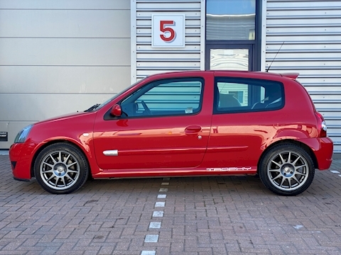 2.0 16v Renaultsport Trophy Hatchback 3dr Petrol Manual (194 g/km, 182 bhp)