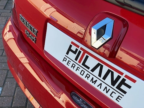 2.0 16v Renaultsport Trophy Hatchback 3dr Petrol Manual (194 g/km, 182 bhp)