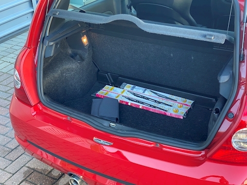 2.0 16v Renaultsport Trophy Hatchback 3dr Petrol Manual (194 g/km, 182 bhp)