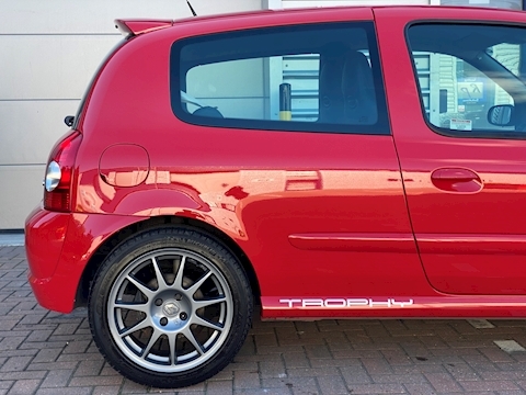 2.0 16v Renaultsport Trophy Hatchback 3dr Petrol Manual (194 g/km, 182 bhp)
