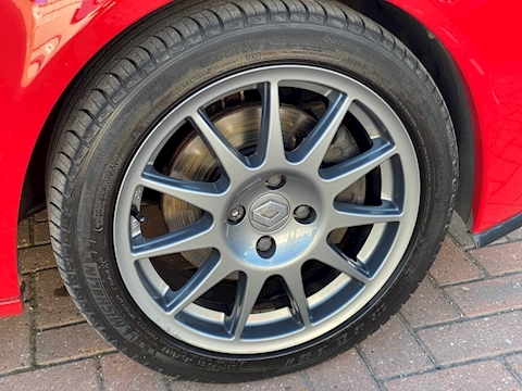 2.0 16v Renaultsport Trophy Hatchback 3dr Petrol Manual (194 g/km, 182 bhp)