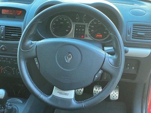 2.0 16v Renaultsport Trophy Hatchback 3dr Petrol Manual (194 g/km, 182 bhp)