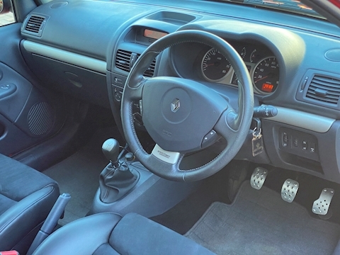 2.0 16v Renaultsport Trophy Hatchback 3dr Petrol Manual (194 g/km, 182 bhp)