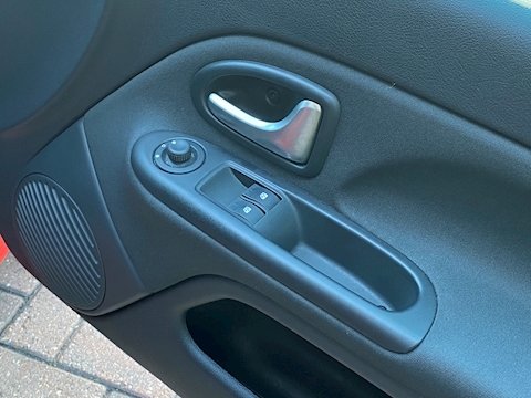 2.0 16v Renaultsport Trophy Hatchback 3dr Petrol Manual (194 g/km, 182 bhp)