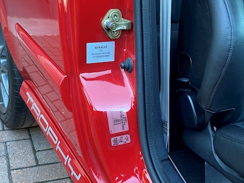 2.0 16v Renaultsport Trophy Hatchback 3dr Petrol Manual (194 g/km, 182 bhp)