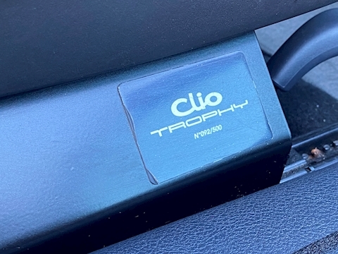 2.0 16v Renaultsport Trophy Hatchback 3dr Petrol Manual (194 g/km, 182 bhp)