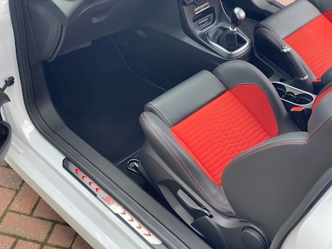 1.6 EcoBoost ST-3 Hatchback 3dr Petrol Manual (138 g/km, 180 bhp)