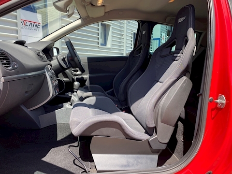 2.0 16v Renaultsport F1 Team Hatchback 3dr Petrol Manual (199 g/km, 197 bhp)