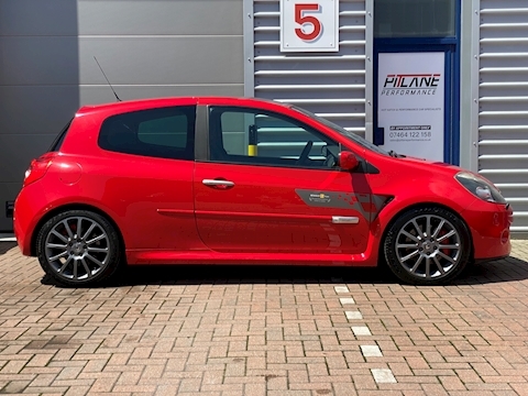 2.0 16v Renaultsport F1 Team Hatchback 3dr Petrol Manual (199 g/km, 197 bhp)