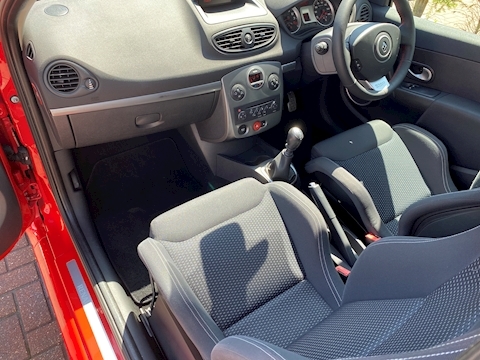 2.0 16v Renaultsport F1 Team Hatchback 3dr Petrol Manual (199 g/km, 197 bhp)