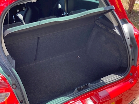 2.0 16v Renaultsport F1 Team Hatchback 3dr Petrol Manual (199 g/km, 197 bhp)