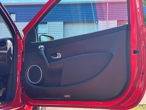 2.0 16v Renaultsport F1 Team Hatchback 3dr Petrol Manual (199 g/km, 197 bhp)