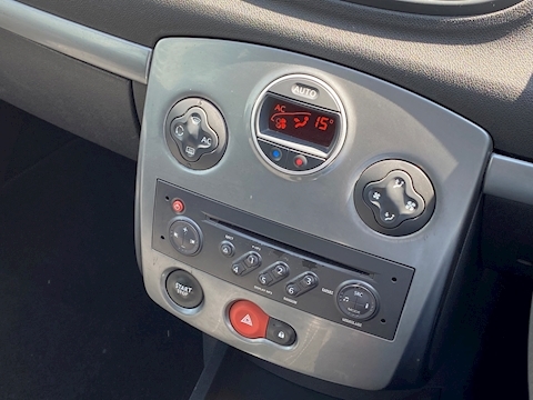 2.0 16v Renaultsport F1 Team Hatchback 3dr Petrol Manual (199 g/km, 197 bhp)