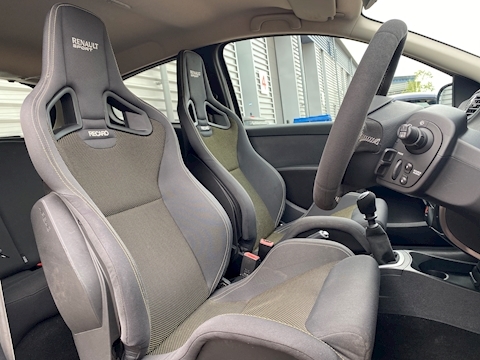 2.0 Renaultsport Hatchback 3dr Petrol Manual (195 g/km, 197 bhp)