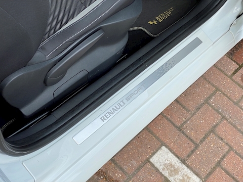 2.0 Renaultsport Hatchback 3dr Petrol Manual (190 g/km, 197 bhp)