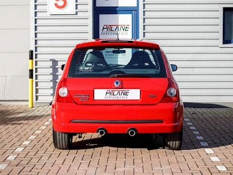 Clio 2.0 16v Renaultsport Trophy Hatchback 3dr Petrol Manual (194 g/km, 182 bhp)