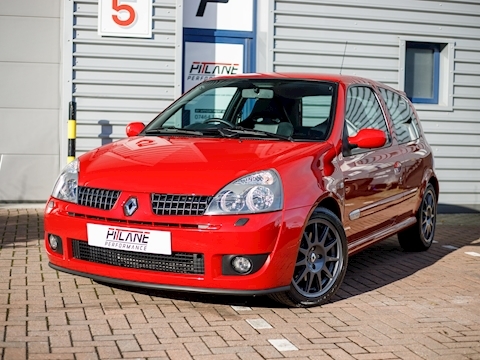 Clio 2.0 16v Renaultsport Trophy Hatchback 3dr Petrol Manual (194 g/km, 182 bhp)