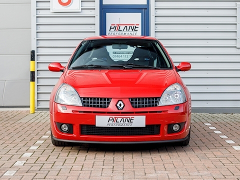 Clio 2.0 16v Renaultsport Trophy Hatchback 3dr Petrol Manual (194 g/km, 182 bhp)