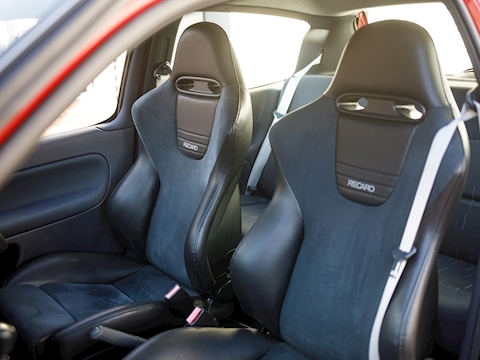 Clio 2.0 16v Renaultsport Trophy Hatchback 3dr Petrol Manual (194 g/km, 182 bhp)